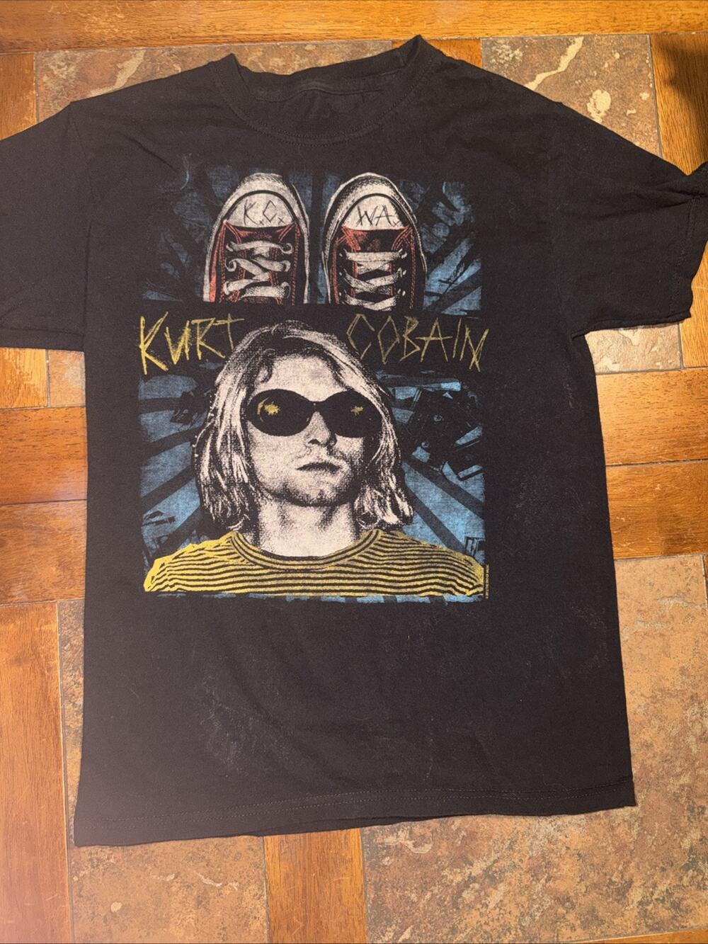 Kurt Cobain Y2K Nirvana T-Shirt Size S Rock Band Red Converse Music T-Shirt